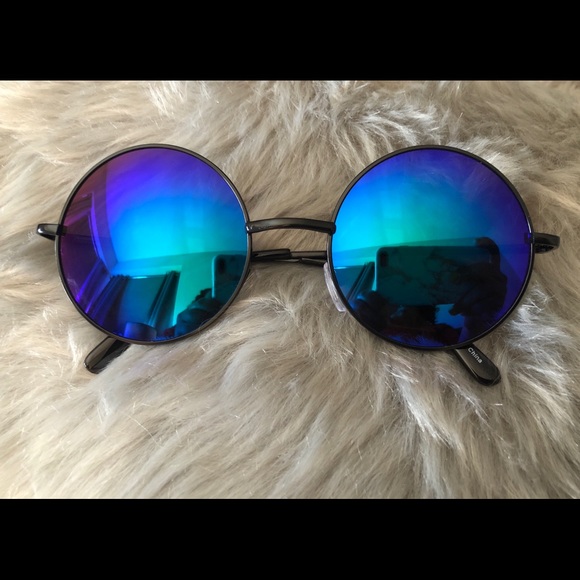 Sunglasses - Picture 1 of 1